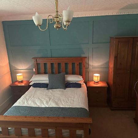 Dinton The Penruddocke Arms Bed & Breakfast エクステリア 写真