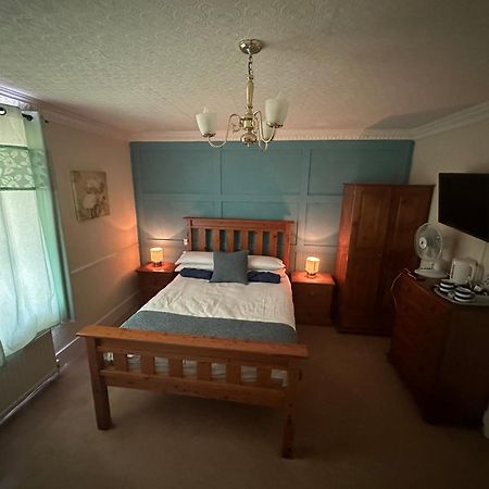 Dinton The Penruddocke Arms Bed & Breakfast エクステリア 写真