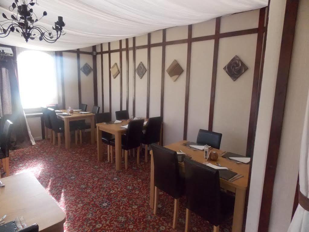 Dinton The Penruddocke Arms Bed & Breakfast エクステリア 写真