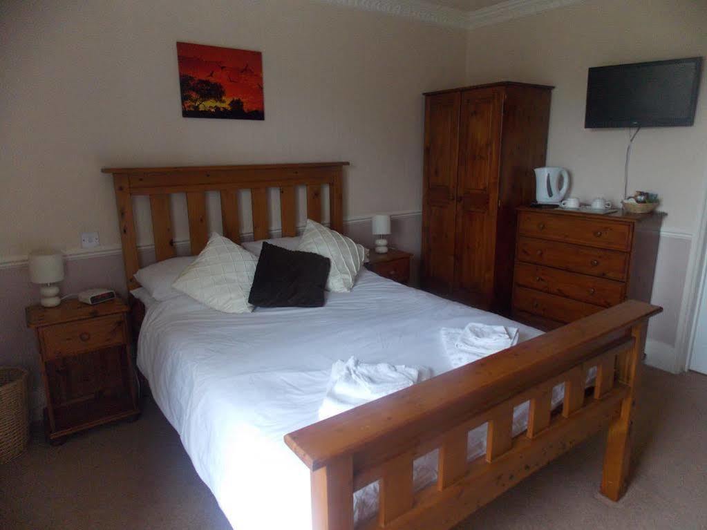 Dinton The Penruddocke Arms Bed & Breakfast エクステリア 写真