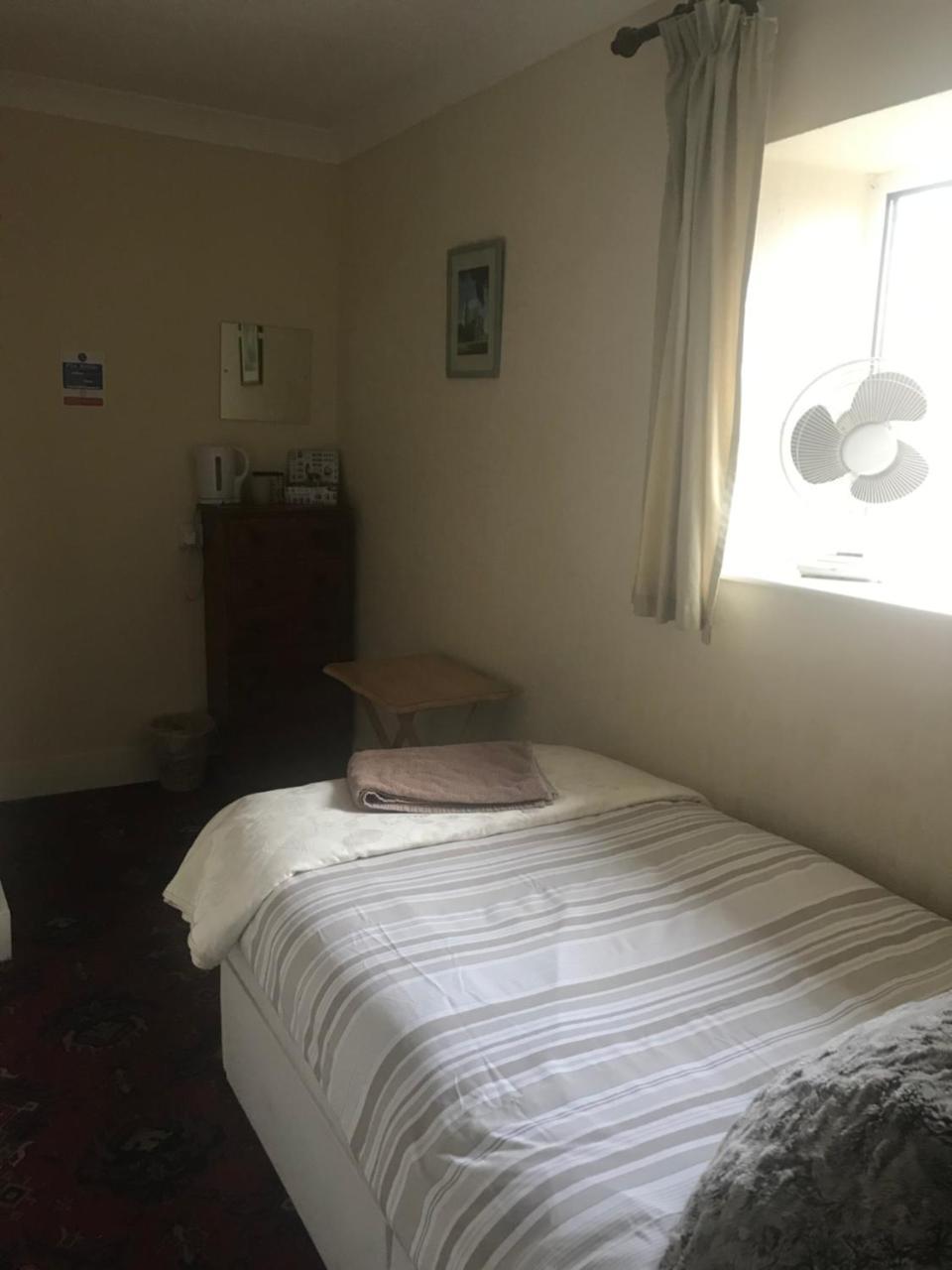 Dinton The Penruddocke Arms Bed & Breakfast エクステリア 写真